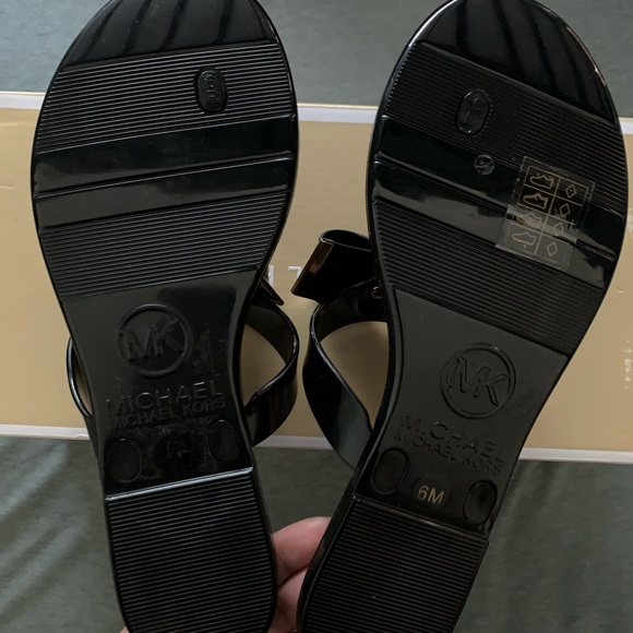 NEW Michael Kors - Kayden Thong Sandals - Picture 4 of 7